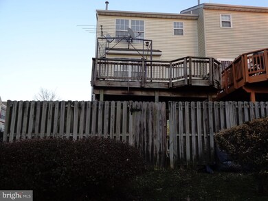 6910 Aquamarine Ct, Capitol Heights, MD 20743 - photo 3