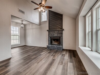 14527 S Maple Place, Glenpool, OK 74033 - photo 6