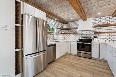 STAINLESS STEEL APPLIANCES