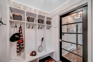 Entryway/Mudroom