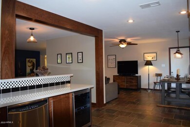 breakfast room, tv room