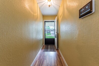 305 Sycamore St, Alvin, TX 77511 - photo 3