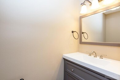 21235 Limestone Ave, Bend, OR 97701 - photo 5