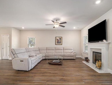 394 Greenleaf Ct NW, Lilburn, GA 30047 - photo 5