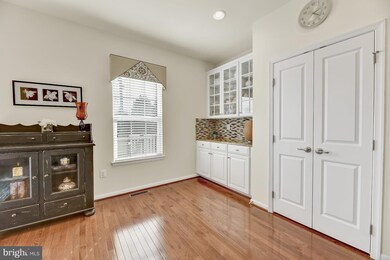 906 Magnolia Blossom Ct, Sykesville, MD 21784 - photo 7