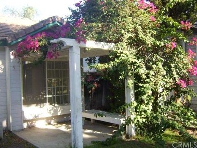 Front covered sitting area