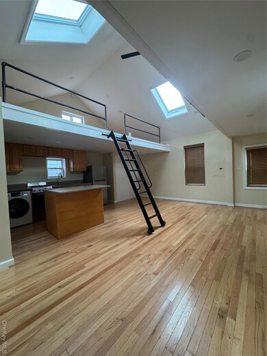 108-12 Rockaway Beach Blvd unit 4, Far Rockaway, NY 11694 - photo 4