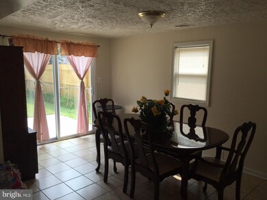 118 Martin Dr, Manassas Park, VA 20111 - photo 4