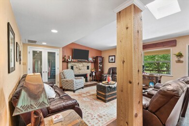 1808 Long Creek Ct, Granbury, TX 76049 - photo 6