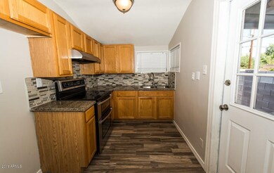 2118 E Oak St-6