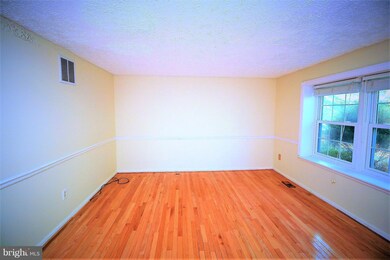 27 Dufief Ct, North Potomac, MD 20878 - photo 3