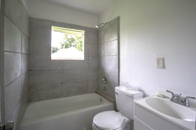 502 Barkley St, Houston, TX 77022 - photo 6