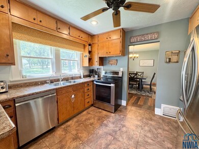 610 S Carroll St, Rock Rapids, IA 51246 - photo 7