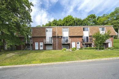 675 Robbins Ave unit 4, Dracut, MA 01826 - photo 5