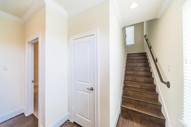 8404 Oak Leaf Point Dr, Houston, TX 77055 - photo 4