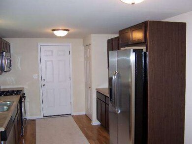 1146 Denver Dr, Carpentersville, IL 60110 - photo 5