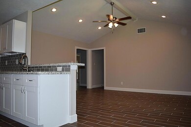 11426 Newton St, Houston, TX 77089 - photo 5