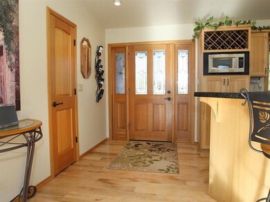 22285 Calgary Dr, Bend, OR 97702 - photo 2