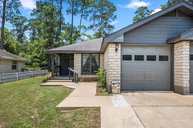 114 N Kanaio Dr unit A, Bastrop, TX 78602 - photo 2