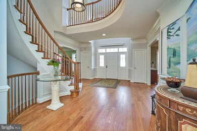 11013 Lance Ln, Oakton, VA 22124 - photo 2