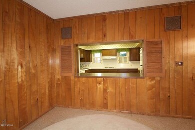 Pass thru from family room to kitchen