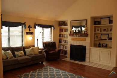 5756 Golden Oaks Dr, Tyler, TX 75703 - photo 2