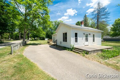 518 N Niles St., Paw Paw, MI 49079-3