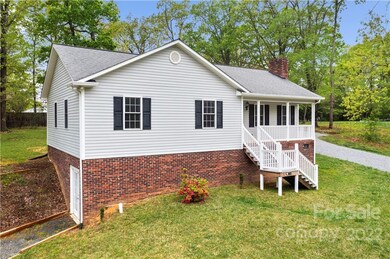 1760 Brook Dr, Asheboro, NC 27205 - photo 2