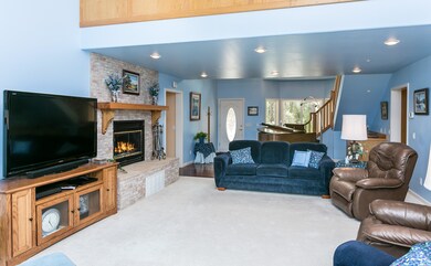 006_Living Room