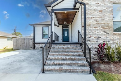 2013 Congressman Hebert Dr, Chalmette, LA 70043 - photo 4