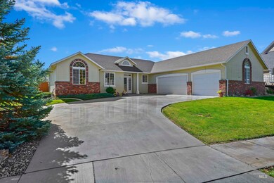 835 Muirfield Ln, Nampa, ID 83686 - photo 2