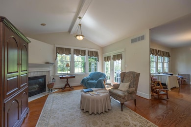 256 W 2nd St, Paris, KY 40361 - photo 4