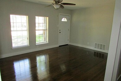 10830 Stover St, Houston, TX 77075 - photo 4