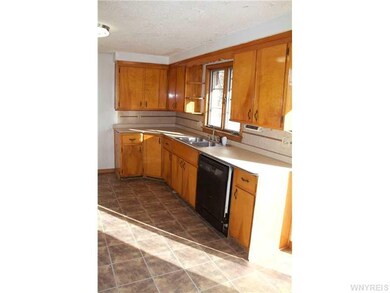 1431 Birch Dr, North Tonawanda, NY 14120 - photo 7