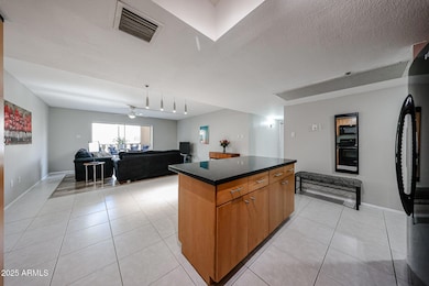 Large Island In Kitchen