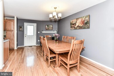 3080 White Birch Ct, Fairfax, VA 22031 - photo 6