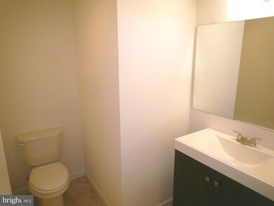 28-5 Wister Way, Reading, PA 19606 - photo 3