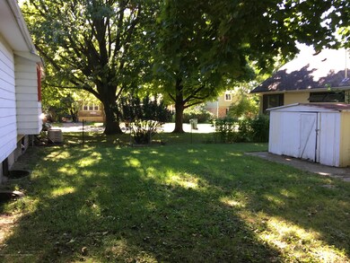 1215 Parkview St, Lansing, MI 48912 - photo 3
