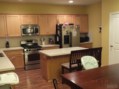 2754 SW 50th St, Redmond, OR 97756 - photo 3