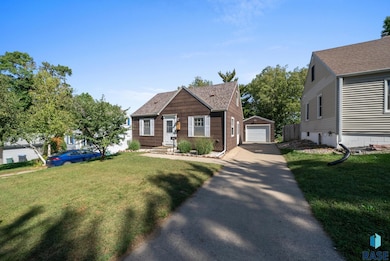 812 S Glendale Ave, Sioux Falls, SD 57104 - photo 3