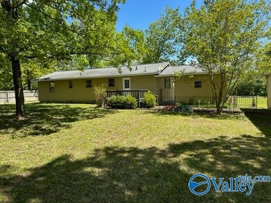 524 Diversey St, Rainbow City, AL 35906 - photo 2