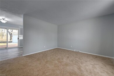 367 Erieview Blvd, Sheffield Lake, OH 44054 - photo 6