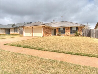 2213 Leaf Dr, Moore, OK 73160 - photo 3