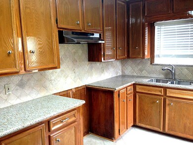 603 Eleanor St, Houston, TX 77009 - photo 6