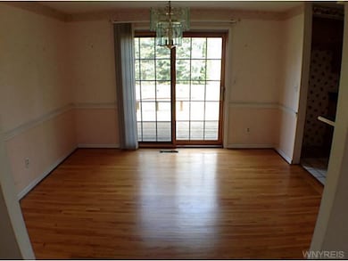 515 Meadowbrook Dr, North Tonawanda, NY 14120 - photo 5
