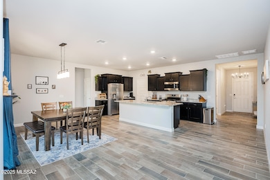Dining Area & Kitchen