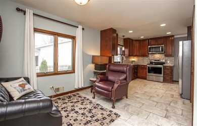 626 Eureka St, Waterloo, IA 50702 - photo 4