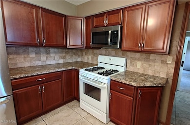 9727 Deltona Dr, New Middletown, OH 44442 - photo 6