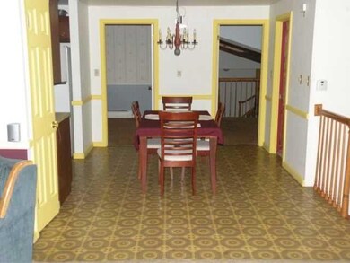 Kitchen Eat in kitchen area