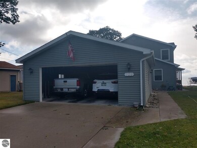 328 N Huron Rd, Au Gres, MI 48703 - photo 3